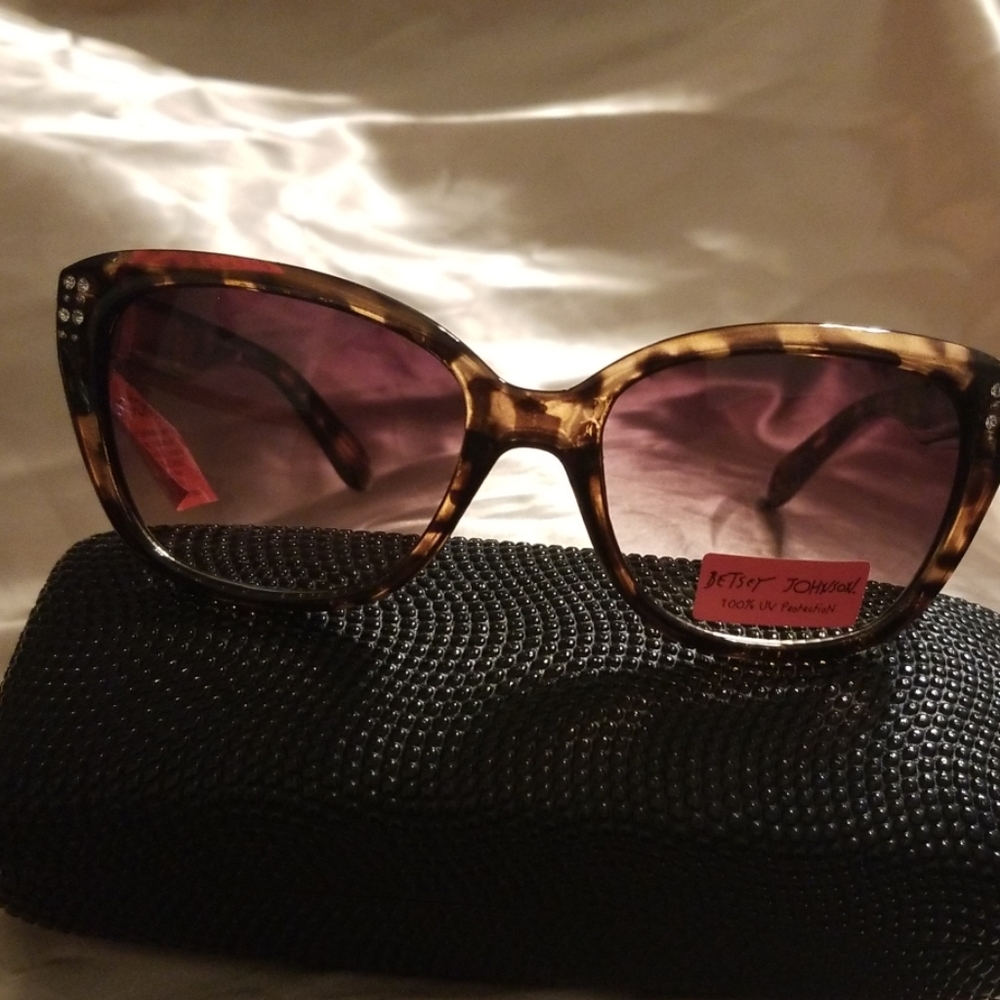 Betsey Johnson  Sunglasses